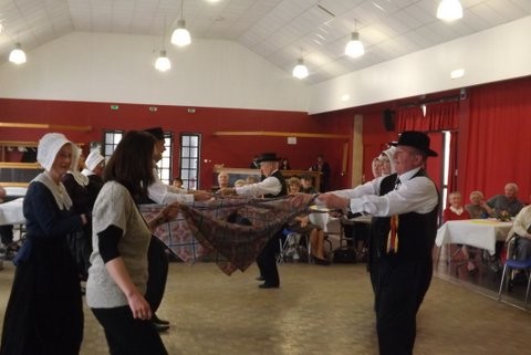 les ménestrels sarladais groupe folklorique en dordogne danse et musique  chants traditionnel folklorique costumes traditionnels occitan folklore en périgord noir