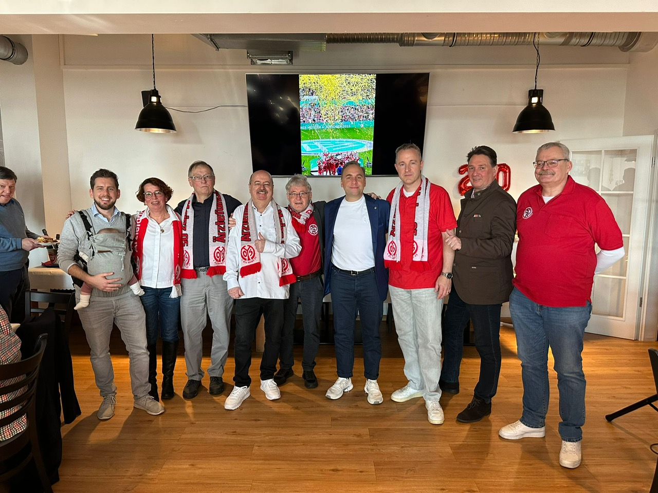 Ärztefanclub Vorstand mit FSV Mainz 05 Aufsichtsratmitglied Tilmann Au