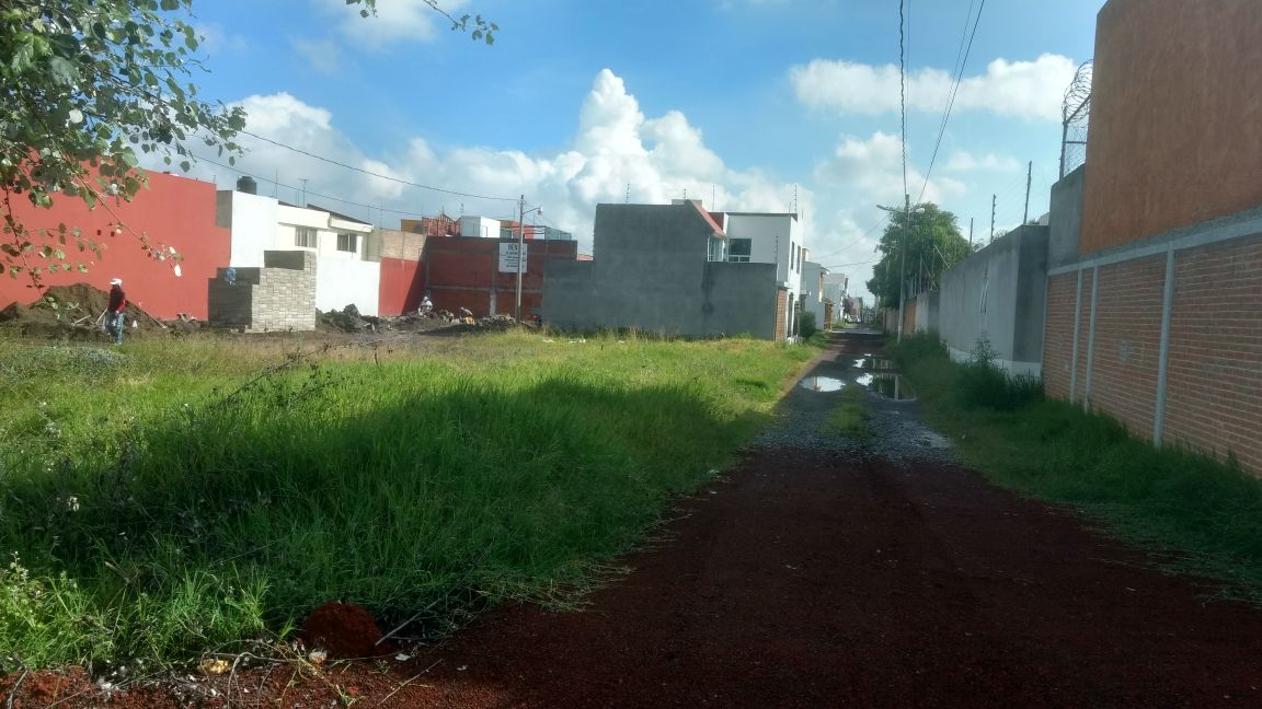 Terreno residencial en Morillotla San Andrés Cholula ideal para desarrollar dos a tres casas en régimen de condominio. Para ver en galería pulsa en la cruz.