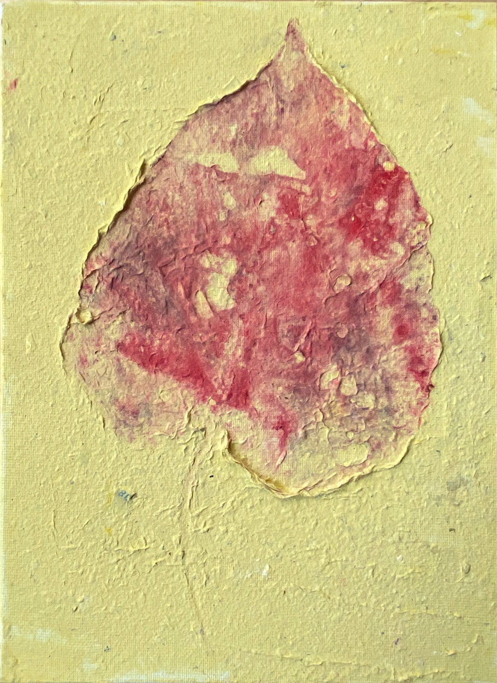 Empreinte 3 - papier maché recyclé et gouache sur toile 22*16 cm 2019