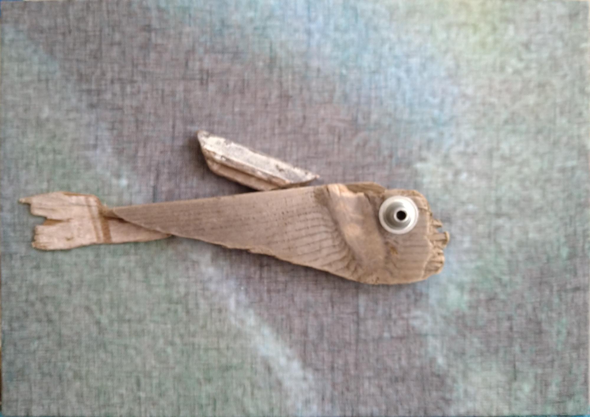 Look at me assemblage sur bois et tissu - collection poisson abyssal - 30 x 43 cm 2024 Vendu