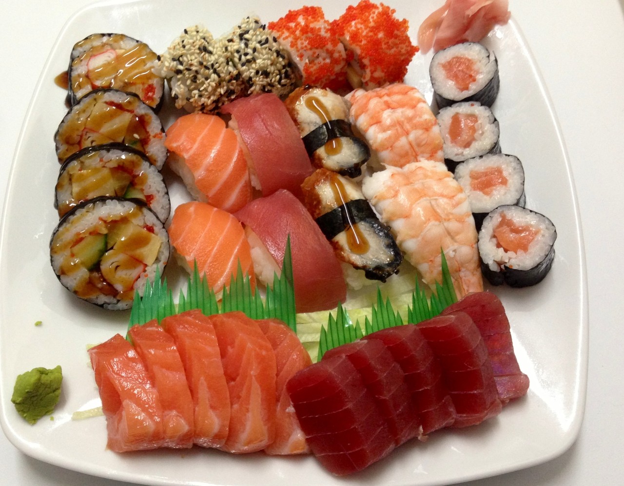 Sushi Sushi Ya Roses