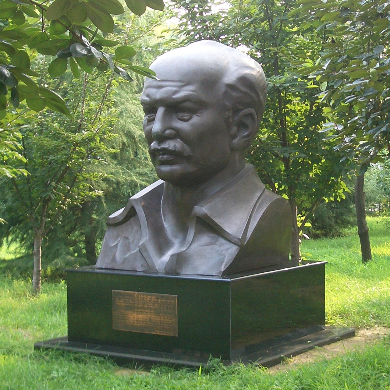 Dr. Norman Bethune, Monumento en China.