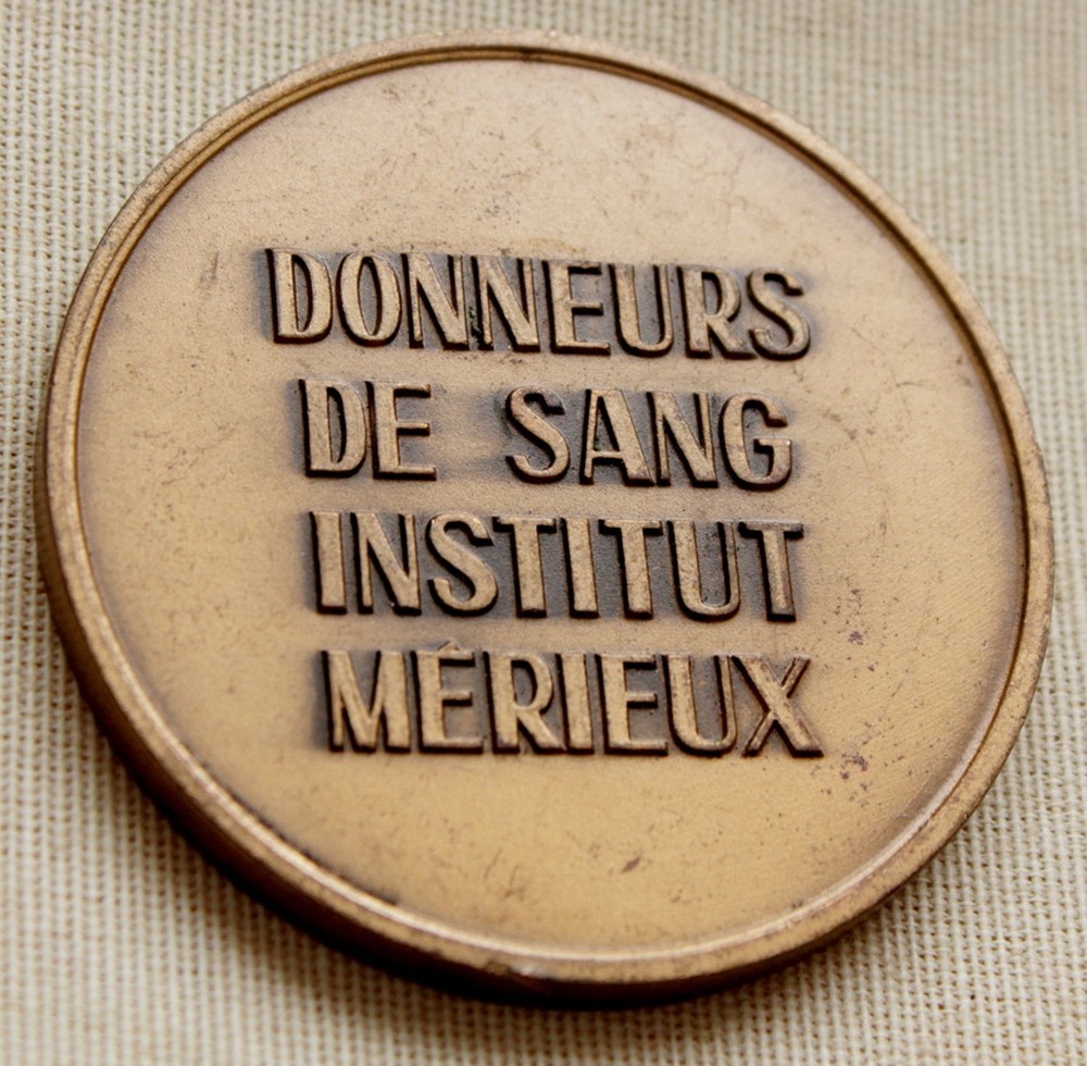 Instituto Merieux de Lyons - Francia.