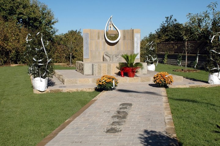 Monumento al Donante, AVIS Vignanello, Italia, 2006.