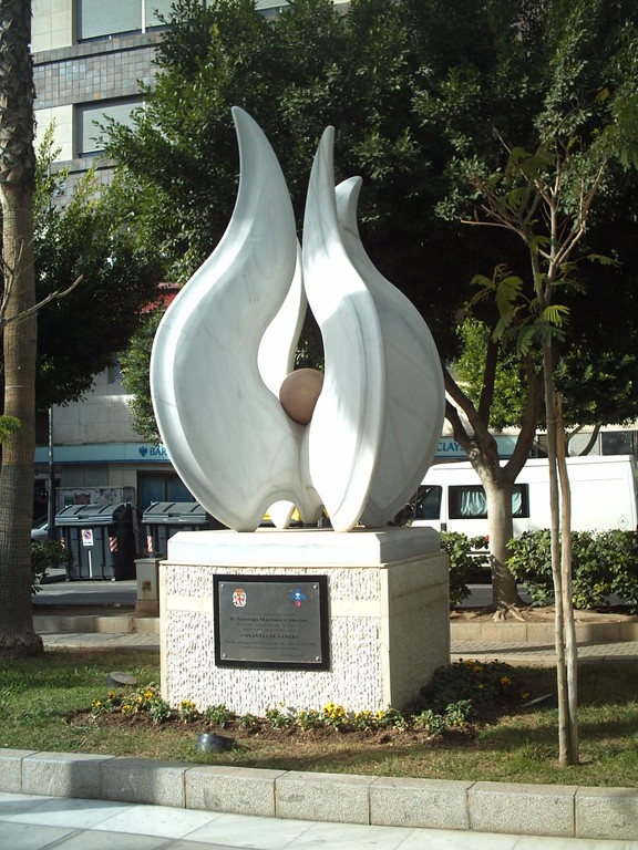 Monumento al Donante en Almería, España..