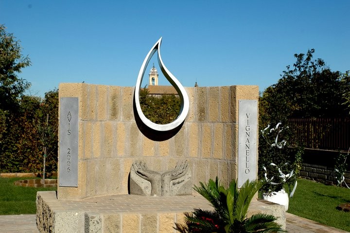 Monumento al Donante, AVIS Vignanello, Italia, 2006.