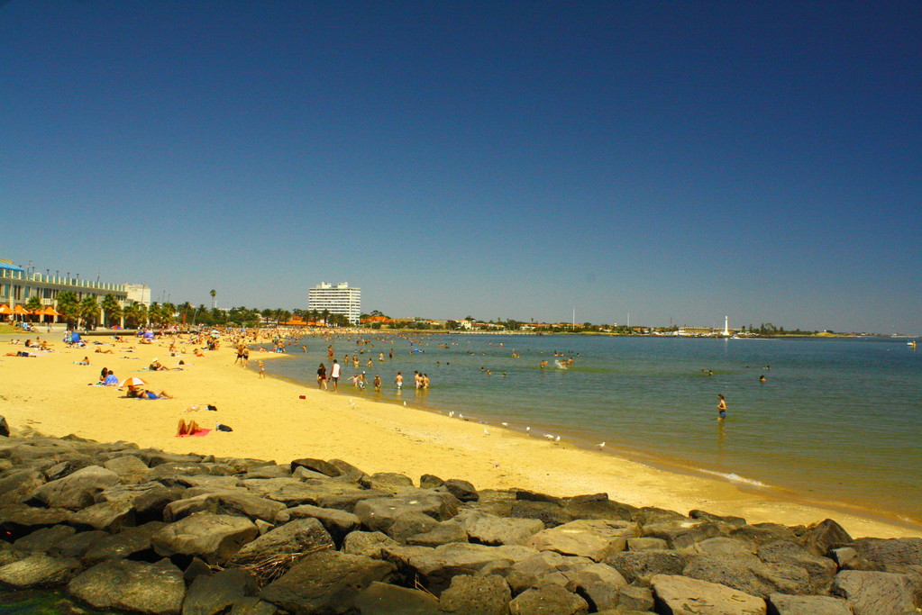 Der ueberlaufende St. Kilda Beach.... Haben schon sehr lang nicht mehr so viele Menschen an einem Strand gesehen.....