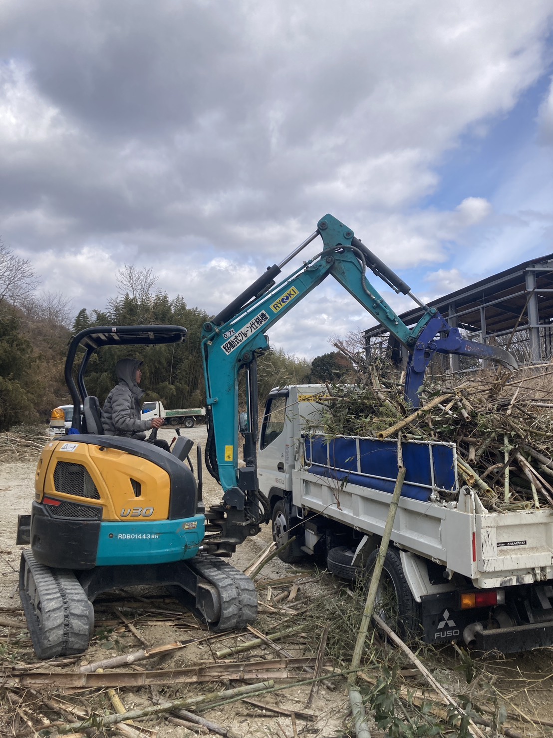 三田市T様敷地竹林　作業中