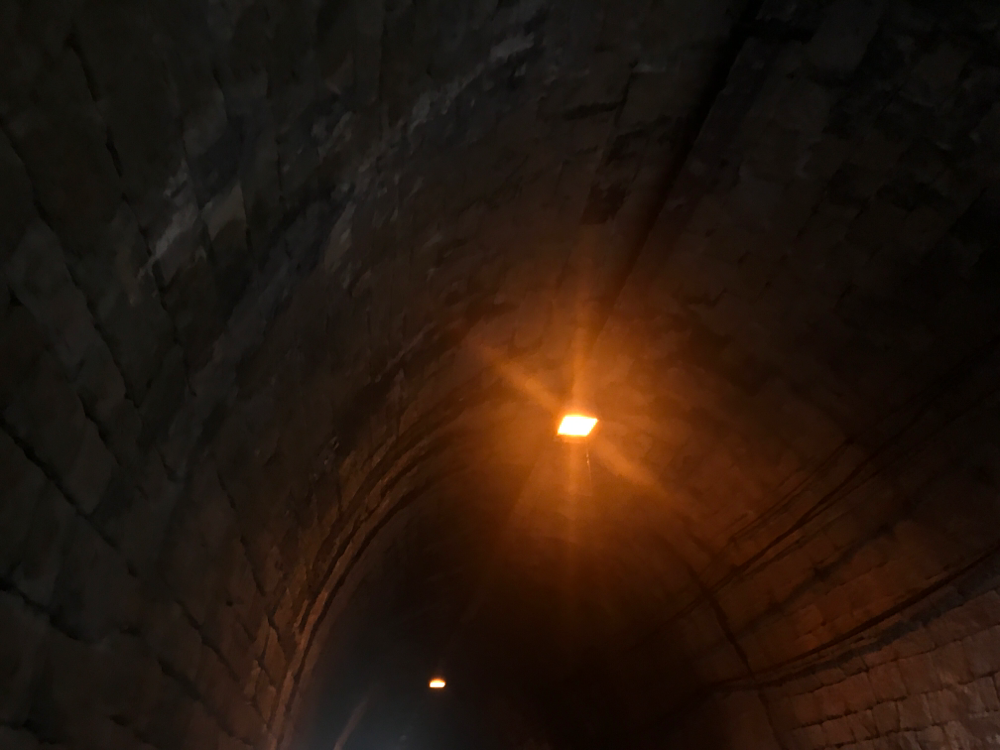 A really dark movie with an perfect color-management.