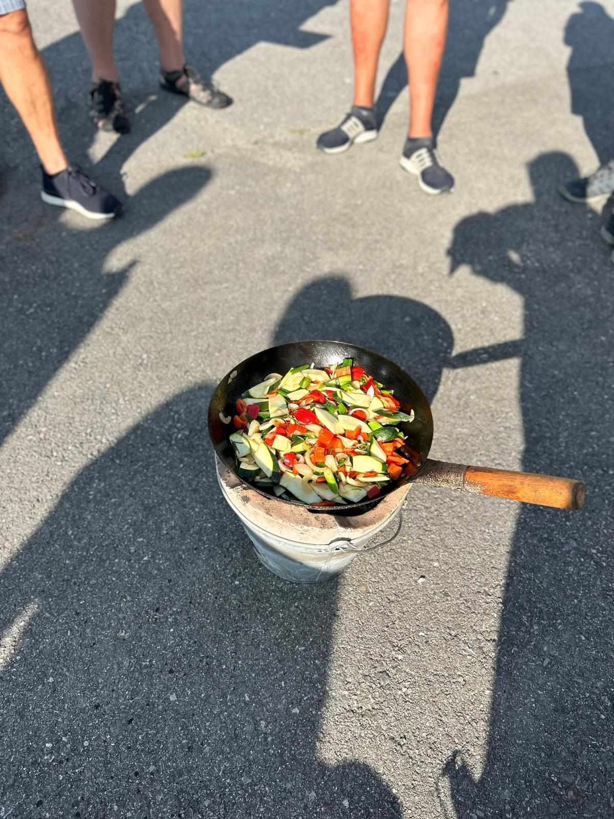 Biohof Sieber Vorarlberg & ALE-X-BBQ Kurs 2023 What a Wok Gemüse 