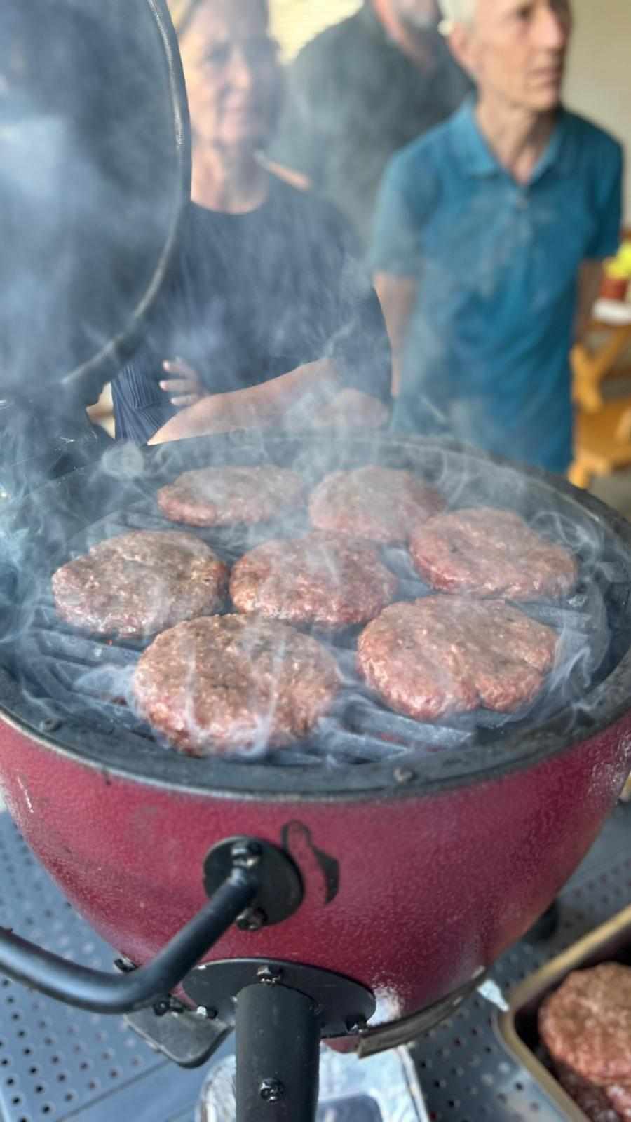 Biohof Sieber Vorarlberg & ALE-X-BBQ Kurs 2023 Burger Patty Grill 