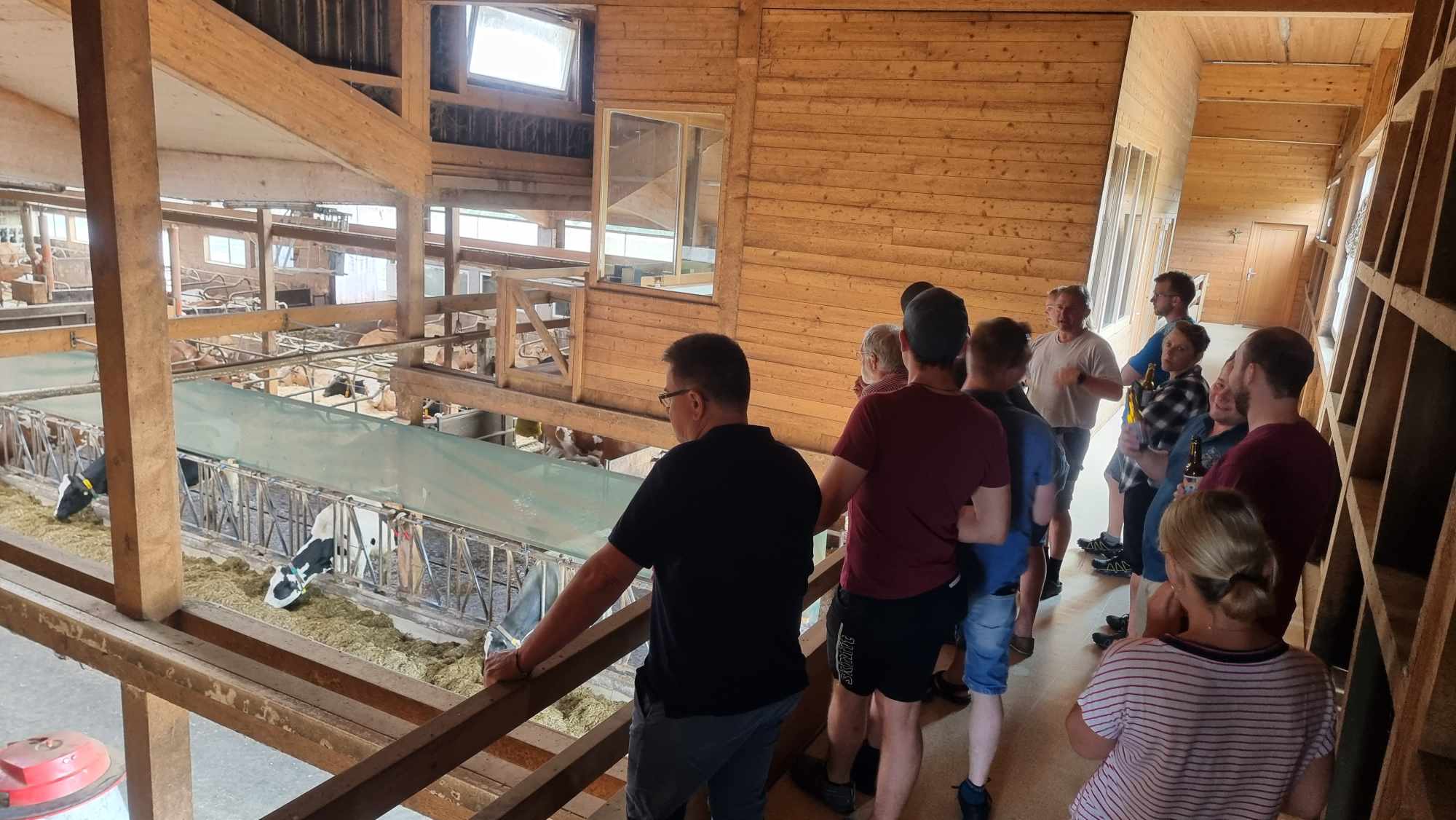 Biohof Sieber Vorarlberg & ALE-X-BBQ Kurs 2023 Stall Begehung 