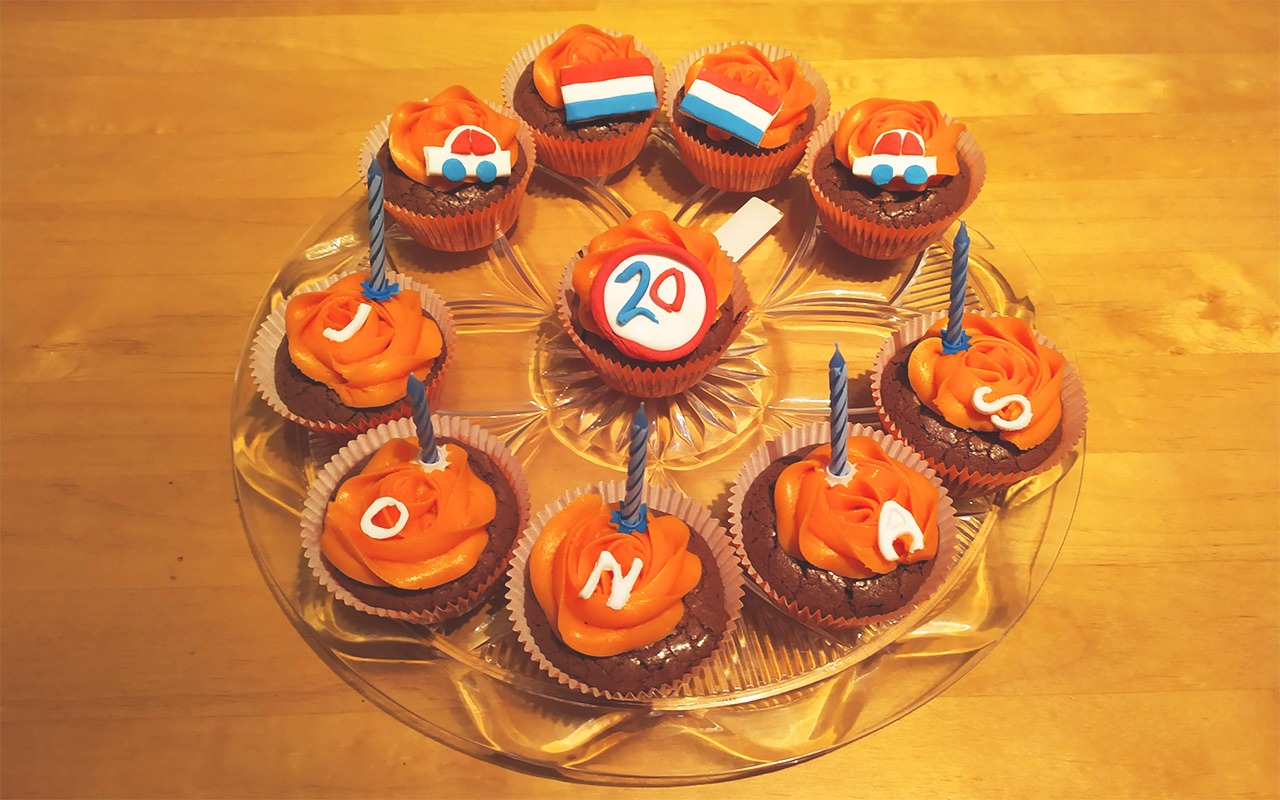 GeburtstagsCupcakes Cupcakes für jeden Anlass Geburtstag, Hochzeit, Taufe oder zum Apéro