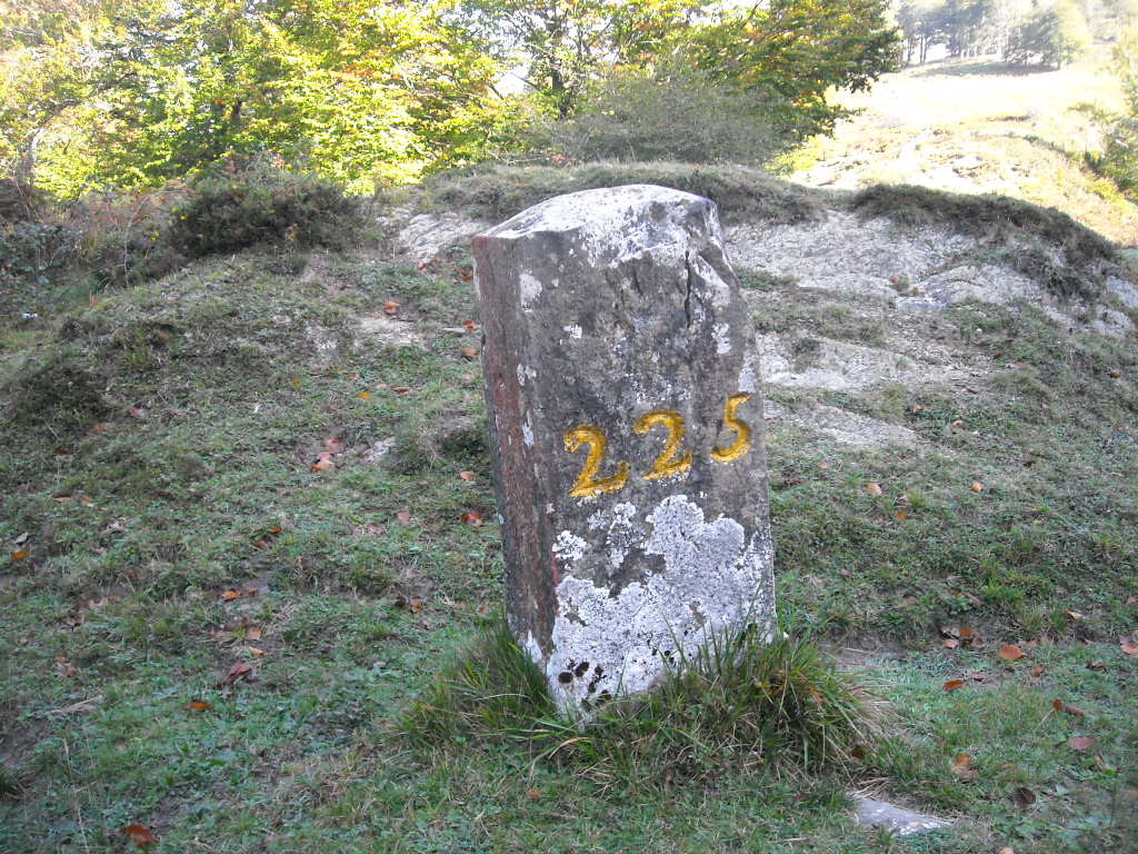 Borne 223 au départ du tour du lac.