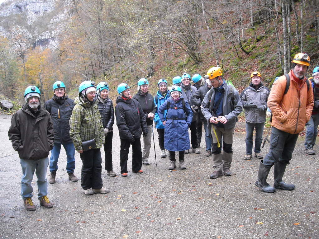 Le groupe avant d'entrer dans la salle.