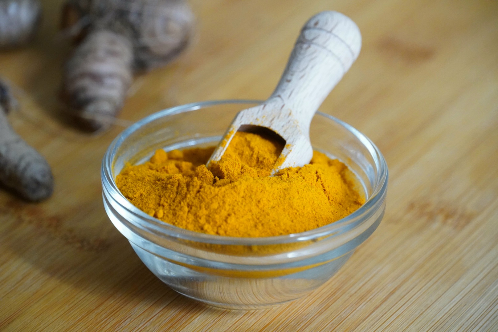 La curcuma: bontà, salute e benessere in cucina.