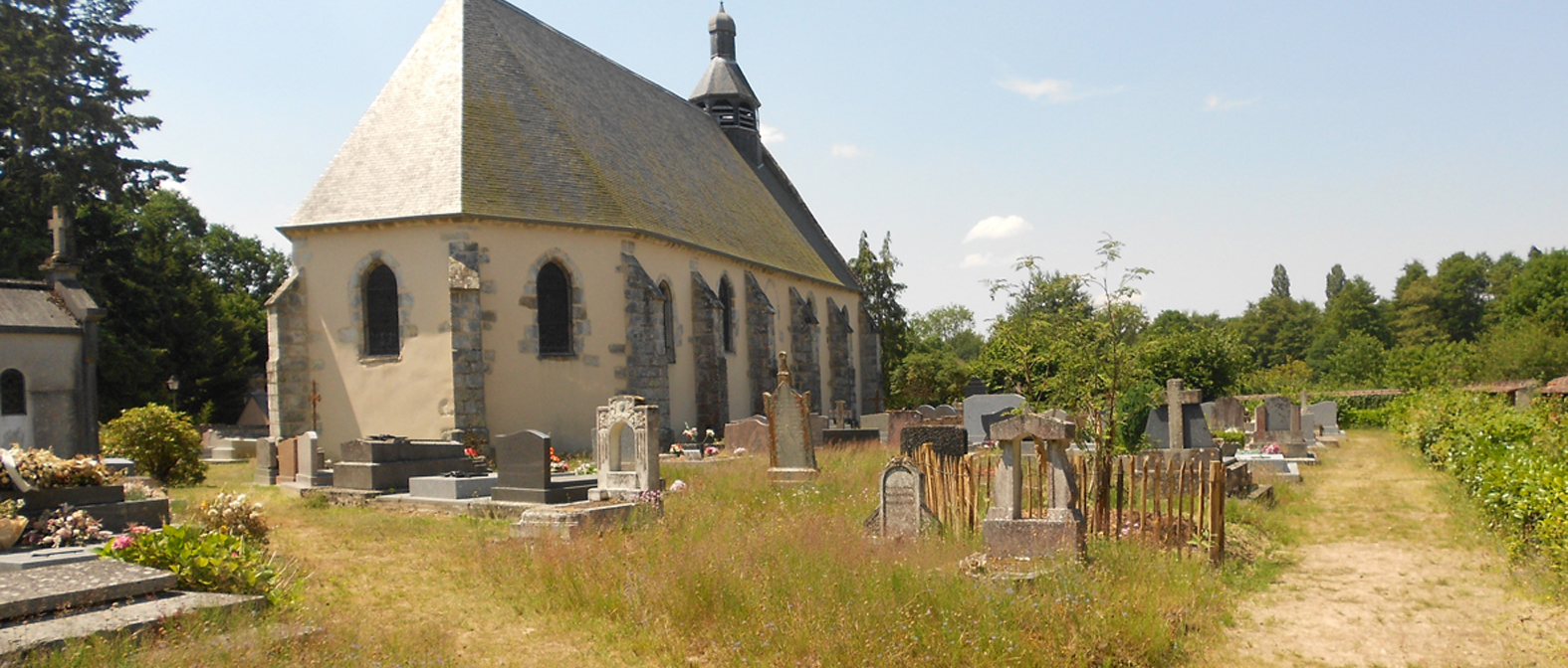 Cimetière de Raizeux / allées, parvis et accès