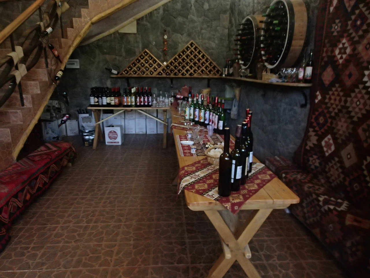 世界最古ワイン産地アレニ村でのワイン・テイスティング
