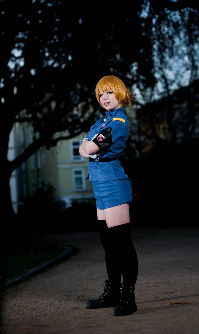 Seras Victoria - Hellsing / Cosplayer GeniMonster / Photographer VHVisions - CC-BY-NC