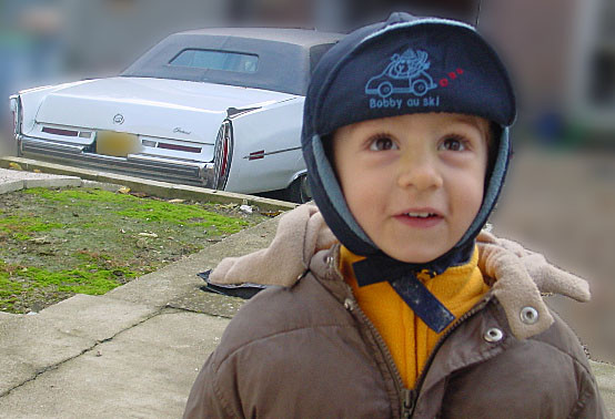 Zachary Mougenot en 2006 devant la Cadillac Fleetwood de son père