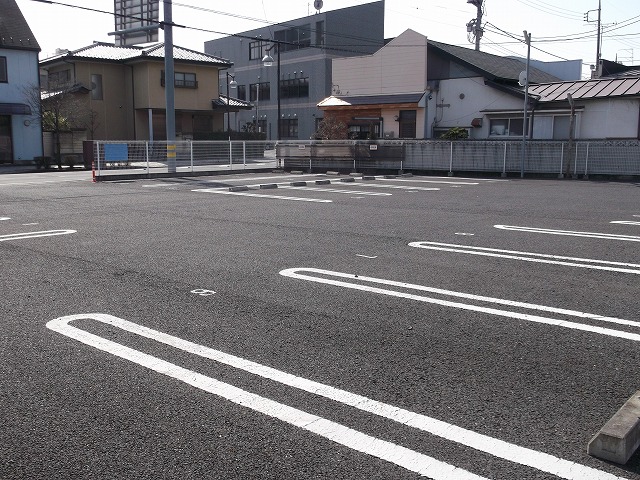 桐生駅前、ペアーレ桐生様向かいの月極貸し駐車場