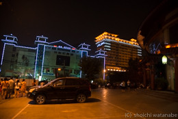 中国の夜は思っていたよりも安全でした。ご覧のとおり、夜もずっと明るいからです。