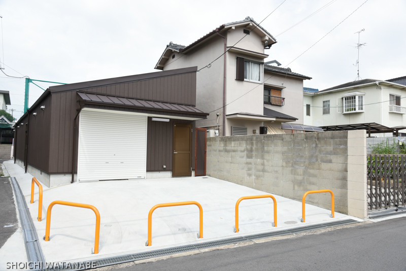 古い町並みの中、新しい建物も建ちます。昔の姿はそれによってほとんど思い出せないくらいになくなるようです。