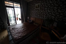お屋敷着。ここは弟さんの部屋ですが、私はここで寝させてもらうことに。