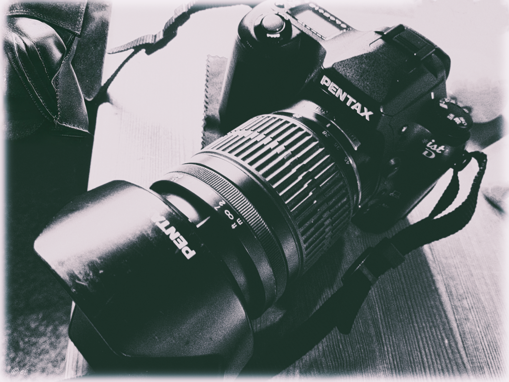 Pentax *ist D