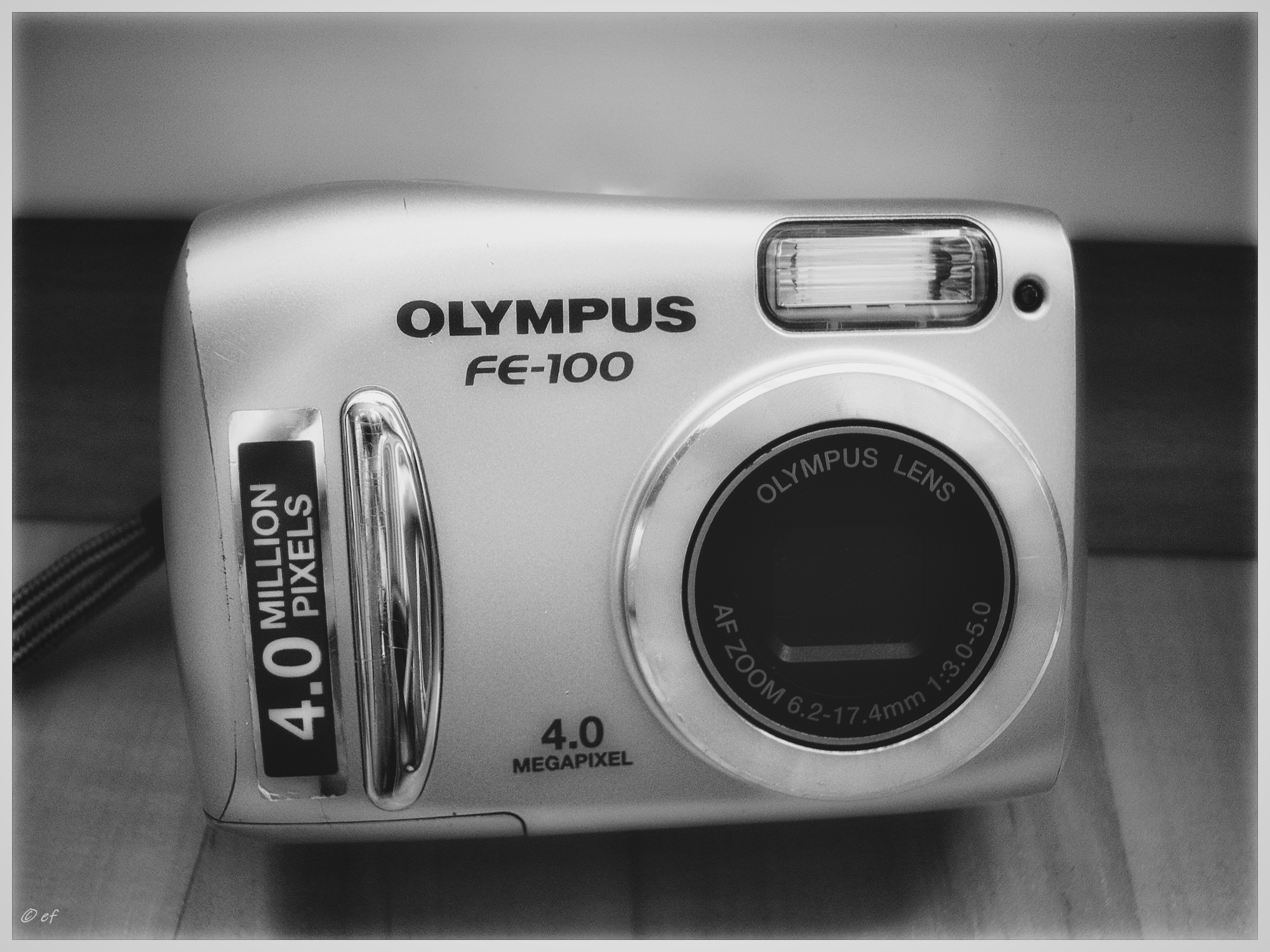 Die Olympus FE-100
