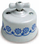 interruttore #deviatore #invertitore #ceramica #decoro #blu #bianca #vintage #classico #retrò