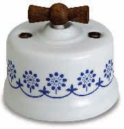 interruttore #deviatore #invertitore #ceramica #decoro #blu #bianca #vintage #legno invecchiato #manopola