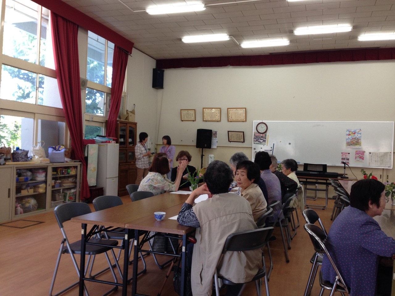 貞教学区高齢者ふれあい会食会 目にあざやかな新緑とさわやかな鴨川の風と共に 京都市東山区社会福祉協議会