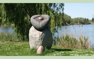Steinskulptur am Mündesee