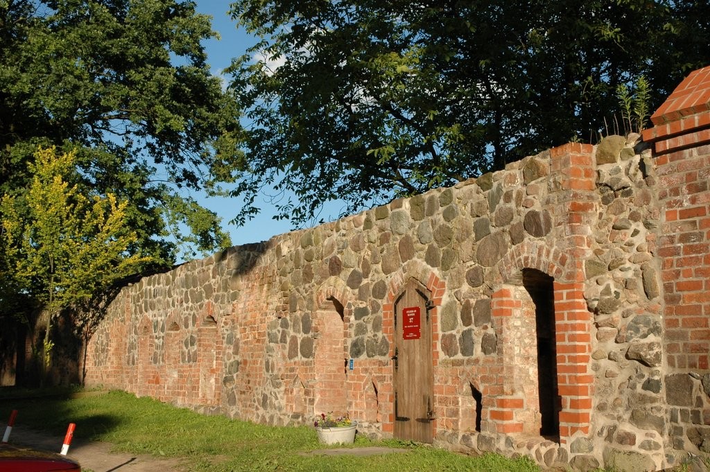 Erhaltene Mauer am Kloster