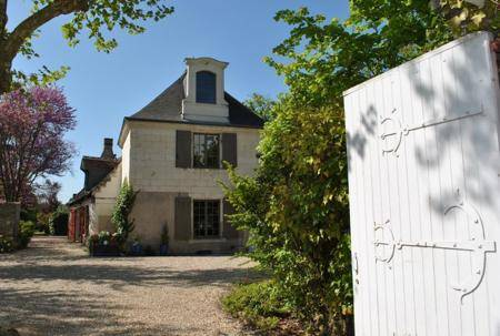 B-and-B-Tours-Loire-Valley-holiday-rental-bedroom