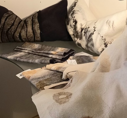 Filzkunst vom Feinsten...und Wohndesign von Constanze Habringer-Krög aus OÖ.