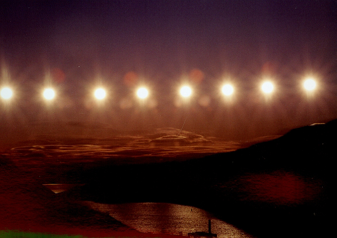 真夜中の太陽　北緯78度ノルウエー領スピッツベルゲン島にて