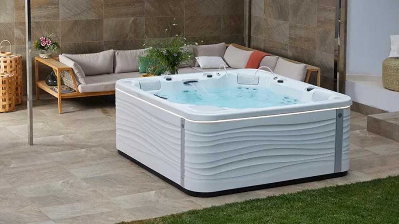 Eleganter Whirlpool für den Innen- und Außenbereich für jeden Zweck und Bedarf