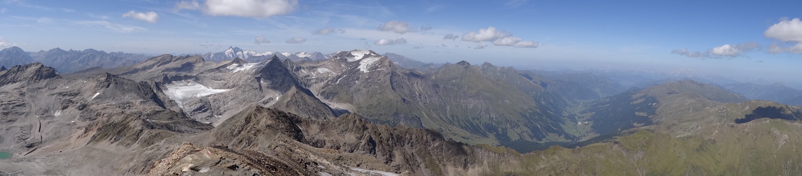 Panoramablick vom Gipfel