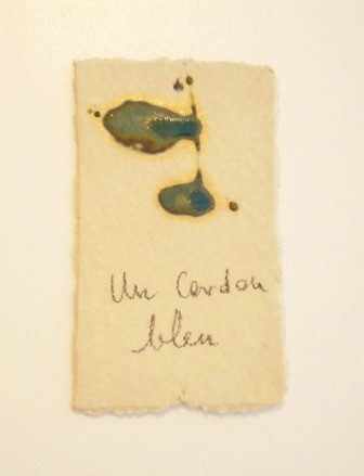 Expressions en couleur 'Paperoles"- "Un cordon bleu", 2013 /porcelaine et cellulose gevormd, glazuur / sold