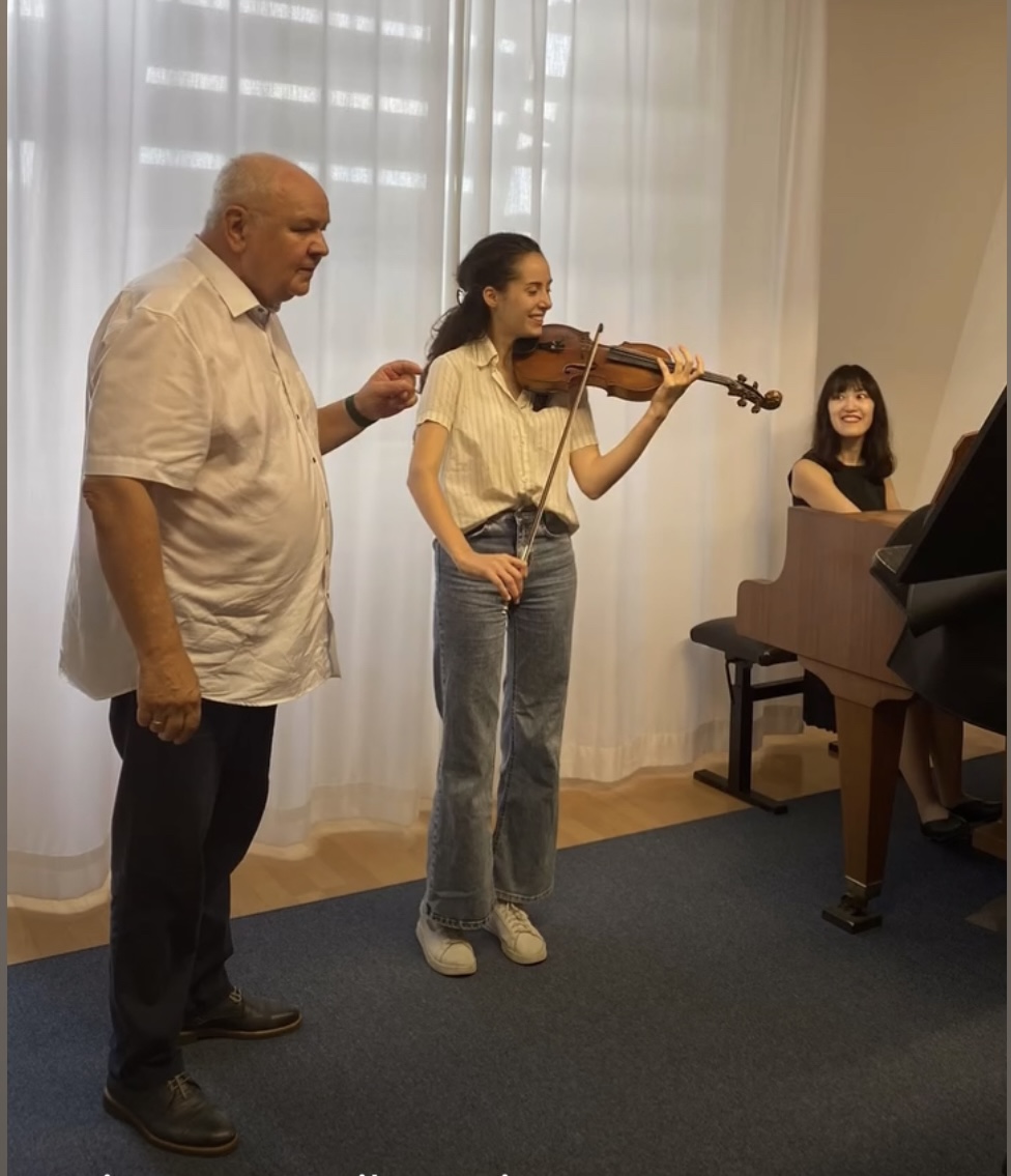 Korrepetition beim "Wiener Musik-Seminar" in der Violinklasse von Prof. Edward Zienkowski