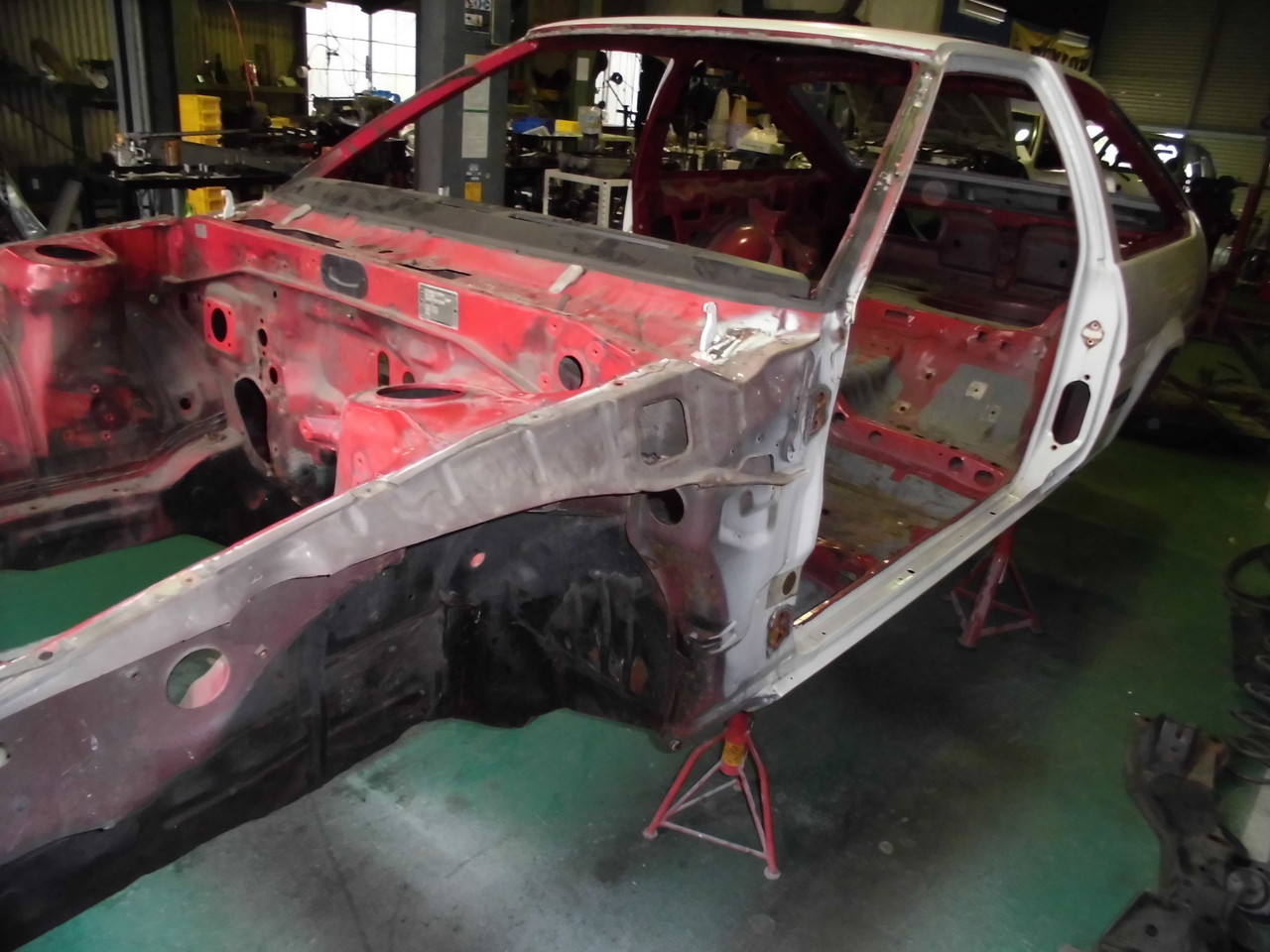 ホワイトボディ トミサトレーシングサービス ae86ショップ 中古車販売 旧車 修理 メンテナンスはお任せ下さい ホワイトボディ トミサトレーシングサービス ae86ショップ 中古車販売 旧車 修理 メンテナンスはお任せ下さい