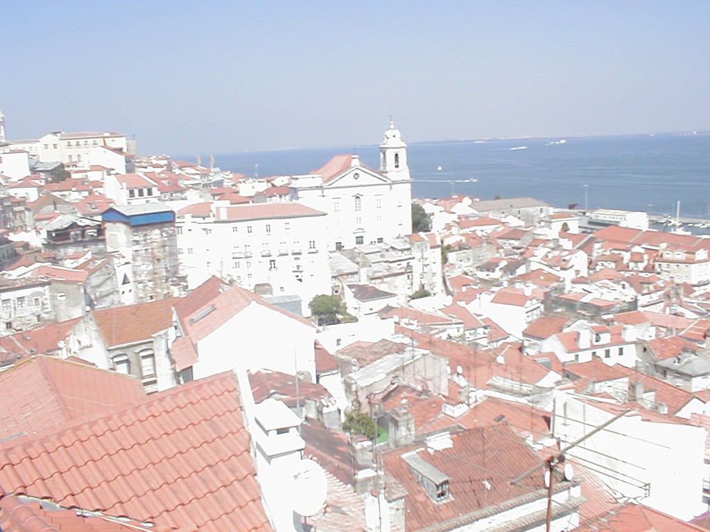Lisbonne vu de l' Alfama