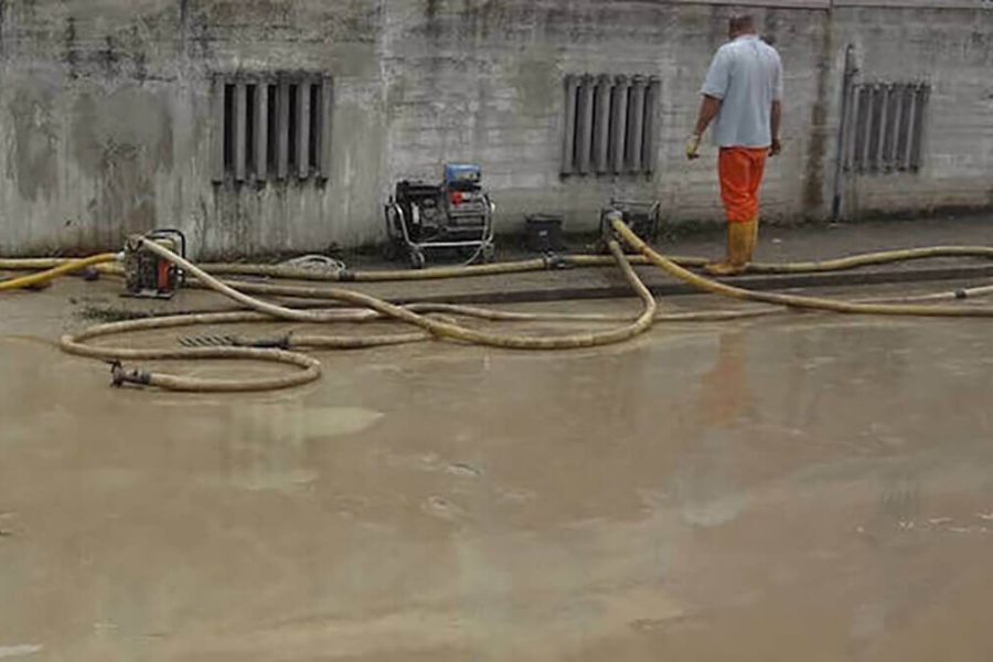 Entfeuchtung Hochwasserreparaturen und Schadensbekämpfung