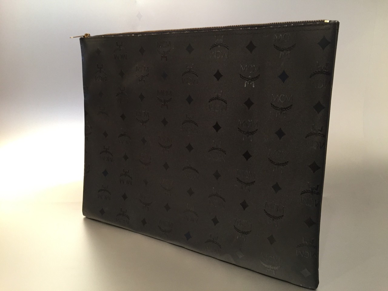 Mcm clutch schwarz Clearance