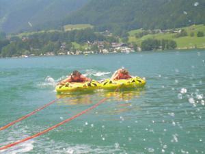 Mit Speed über den See