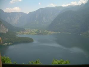 Blick v. Restaurant bei den Salzwelten in Hallstatt auf den Hallstätter See
