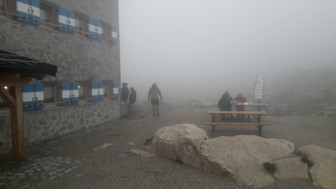 Il Rifugio Brentari (2473 m)
